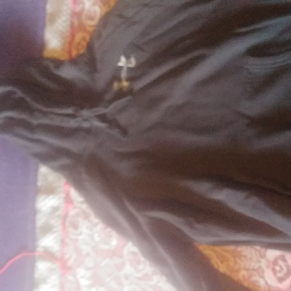 Under Armour black sweater - Picture 2 of 4
